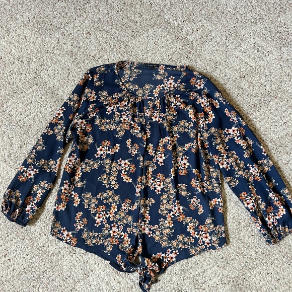 Beacon | Tie Front Blouse | Size S - Picture 2 of 2